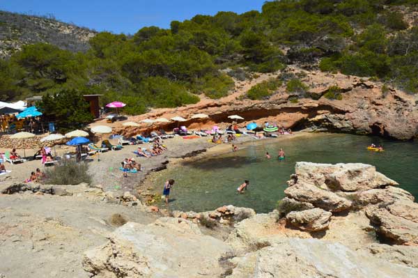 Kleine stranden van Ibiza